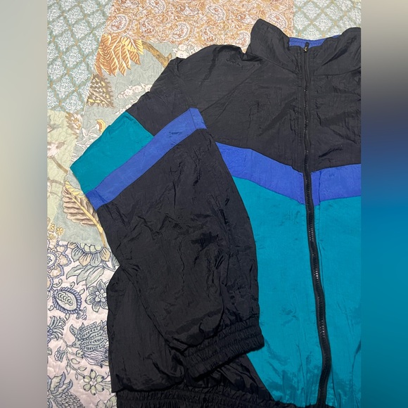 Vintage Windbreaker - Picture 3 of 3
